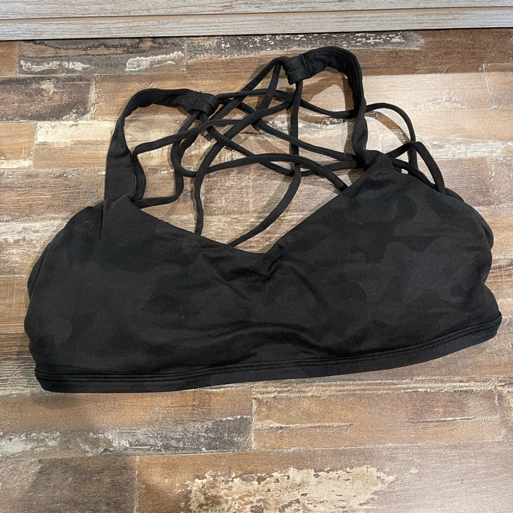 Black camo free to be wild sports bra